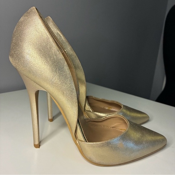 Steve Madden Varcityy D'Orsay Pumps - Gold Wash - Size 7.5 Like New - Picture 3 of 3